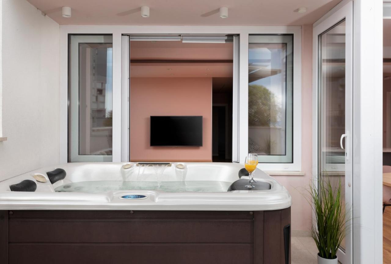 Glow Luxury Apartment With Terrace And Jacuzzi Split Ngoại thất bức ảnh